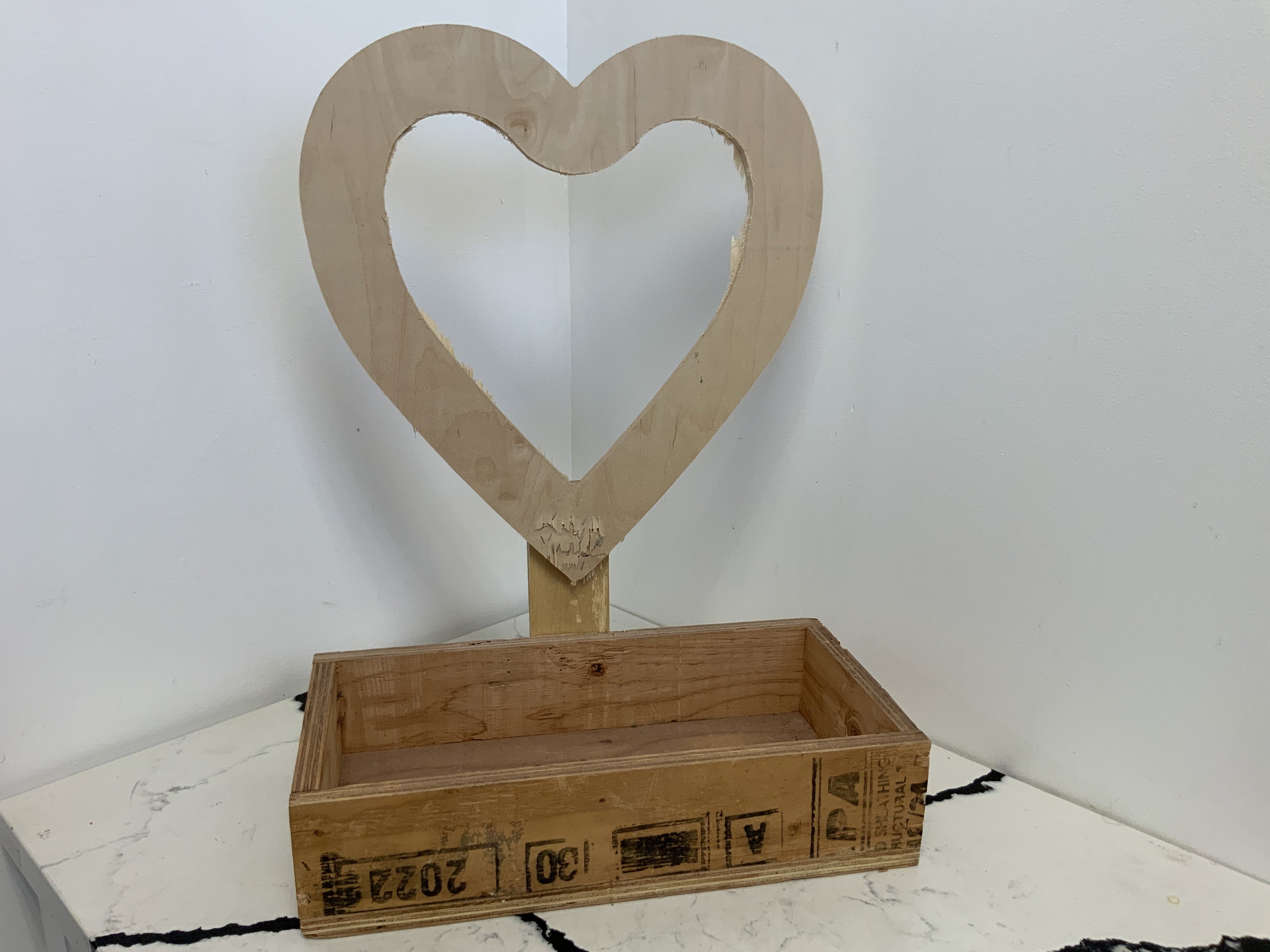 18’’ heart on a stand