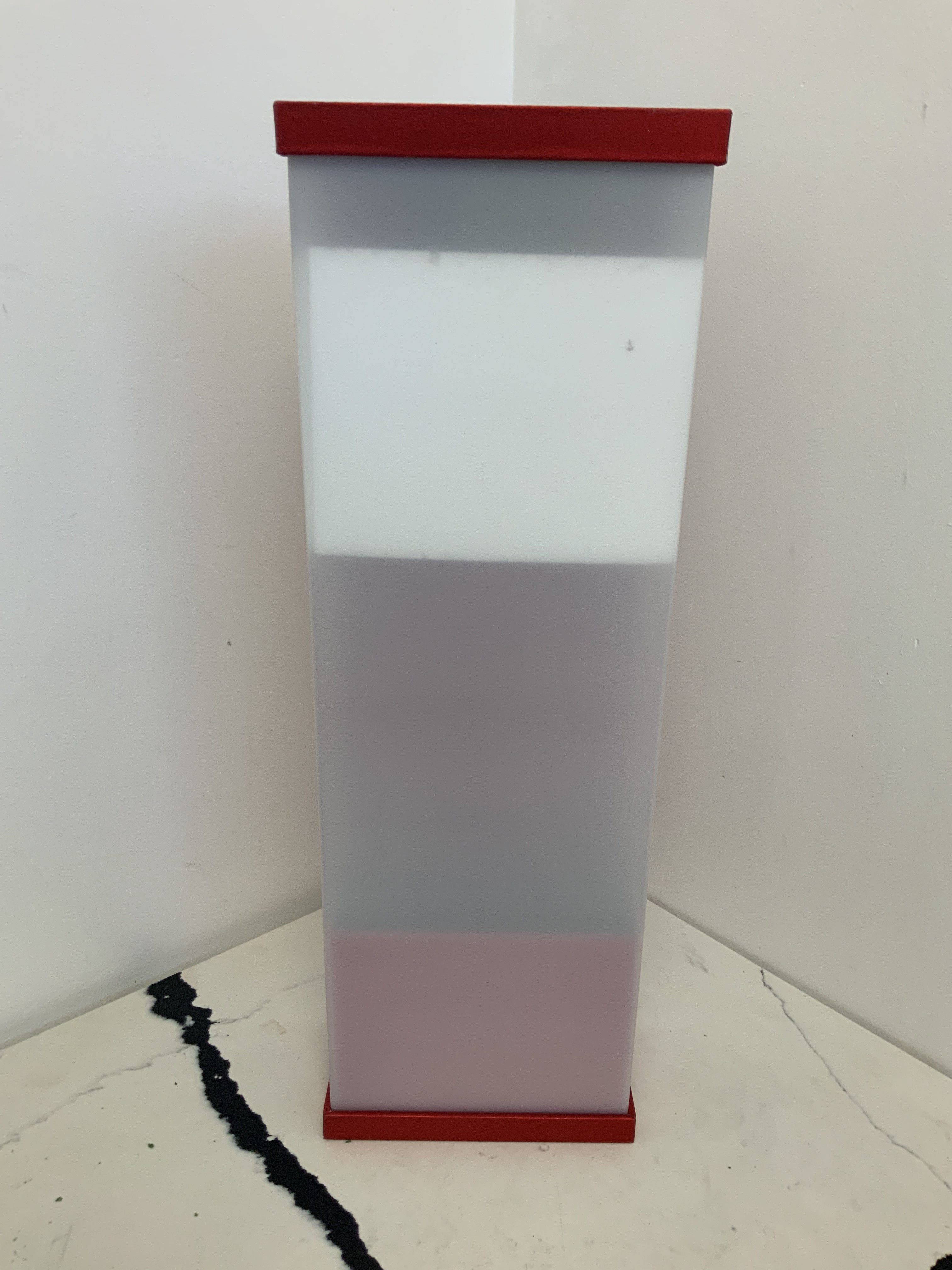 1 dozen roses red rectangular box