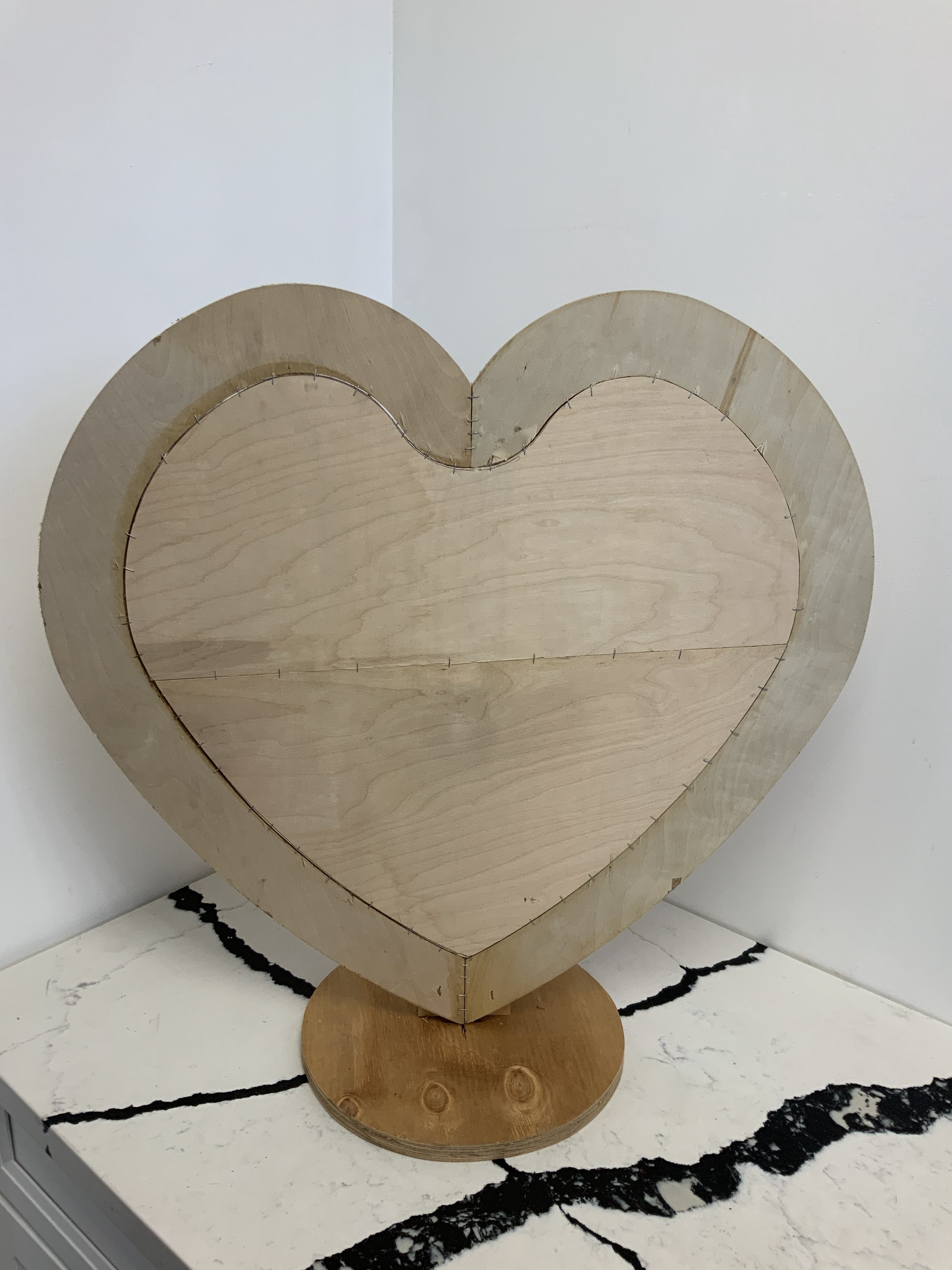 24’’ Standing heart